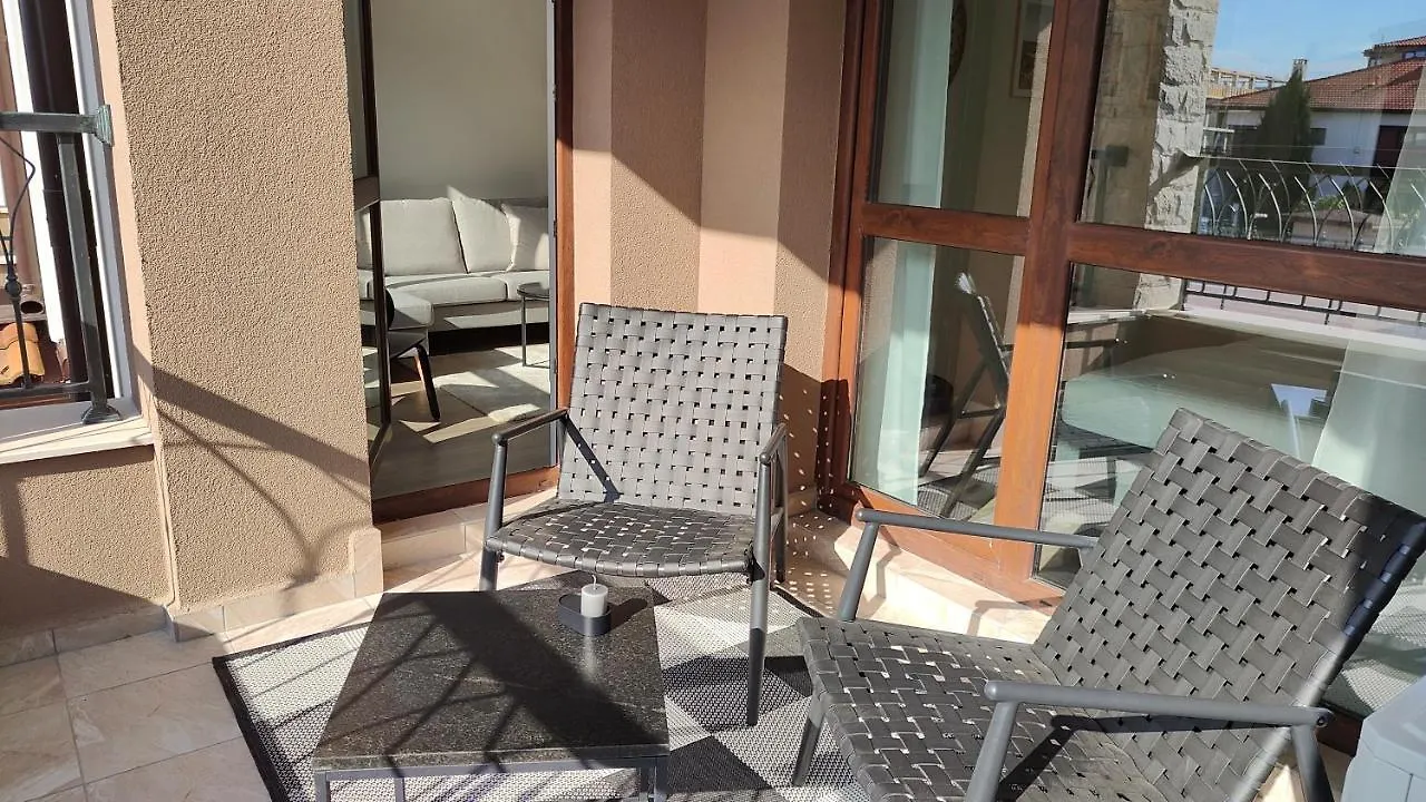 Beachfront Apartments, Sarafovo 布尔加斯 公寓